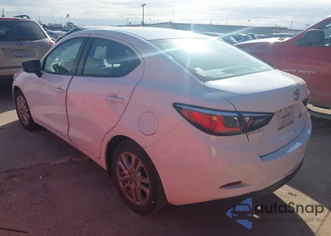 2017 Toyota Yaris Ia z USA, uszkodzony, nr VIN 3MYDLBYV7HY158360